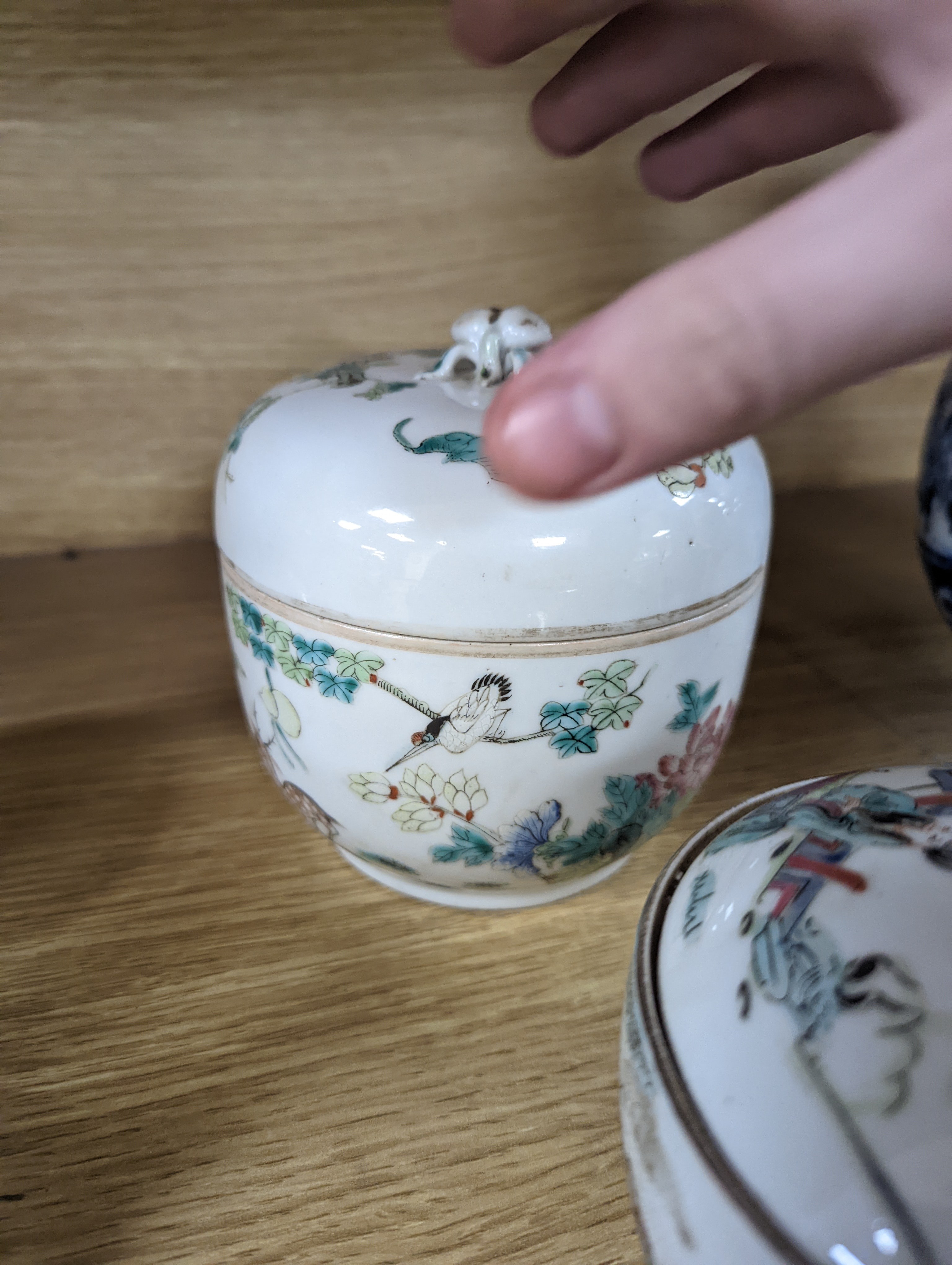 A Chinese famille rose teapot and a similar covered bowl, Tongzhi mark and period 13cm